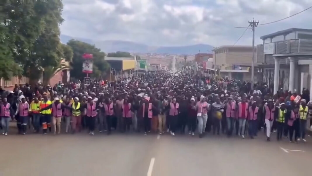 SOUTH AFRICA BRACES FOR JUNE 30 ANTI-IMMIGRATION PROTESTS AS ACTIVISTS VOW TO DEFY THREATS SOUTH AFRICA BRACES FOR JUNE 30 ANTI-IMMIGRATION PROTESTS AS ACTIVISTS VOW TO DEFY THREATS