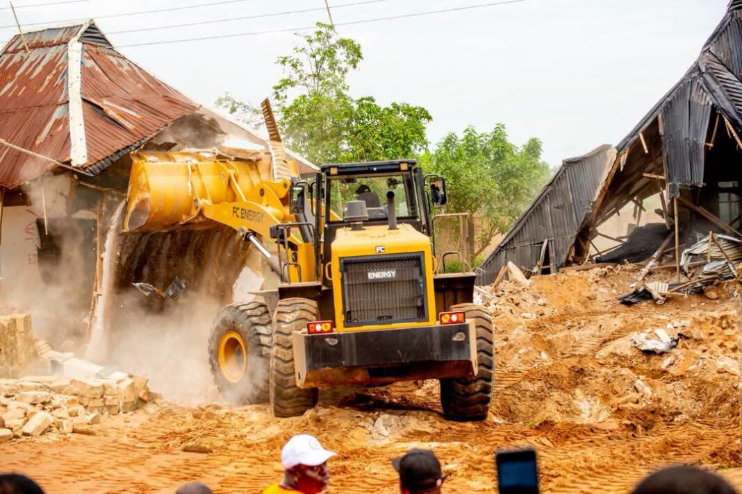 Edo government demolishes building linked to suspected kidnap kingpin, to profile residents through community heads Edo government demolishes building linked to suspected kidnap kingpin, to profile residents through community heads
