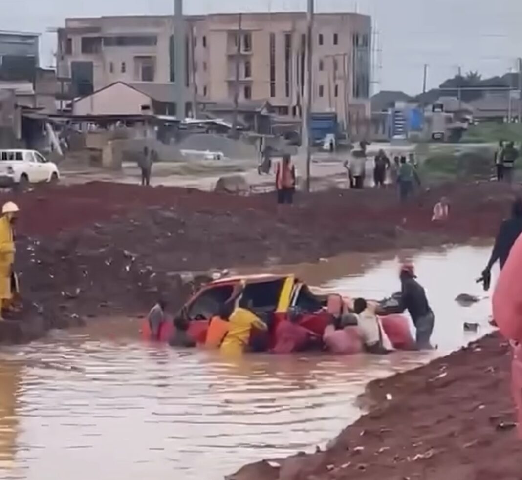 BREAKING: POLICE PURSUIT ALLEGEDLY ENDS IN FATAL CRASH ALONG SAPELE ROAD BREAKING: POLICE PURSUIT ALLEGEDLY ENDS IN FATAL CRASH ALONG SAPELE ROAD