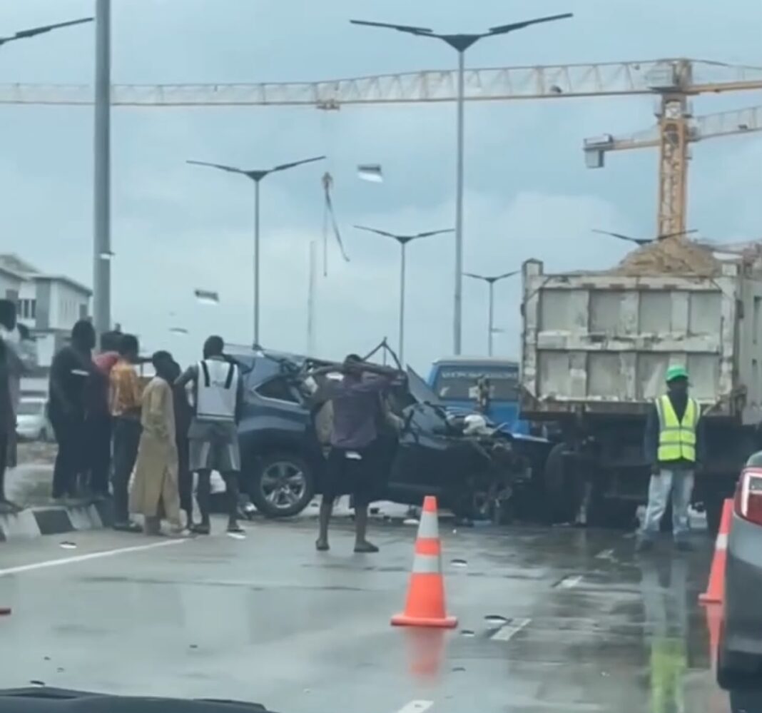 Breaking: Sam Larry involved in Lagos-Calabar Coastal Road crash, one dead Breaking: Sam Larry involved in Lagos-Calabar Coastal Road crash, one dead