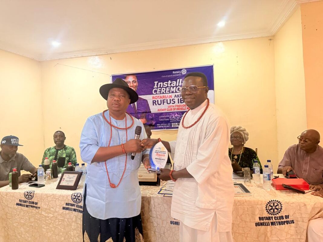 NUJ WARRI CHAIRMAN, DAFINONE, WAIVE HONOURED WITH ROTARY MERIT AWARDS IN DELTA NUJ WARRI CHAIRMAN, DAFINONE, WAIVE HONOURED WITH ROTARY MERIT AWARDS IN DELTA
