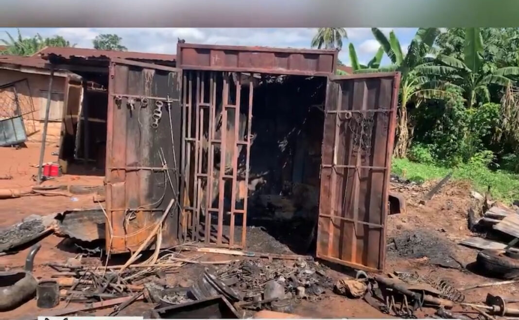 MECHANIC WORKSHOP RAZED BY EARLY MORNING FIRE IN BENIN CITY, VICTIMS APPEAL FOR HELP MECHANIC WORKSHOP RAZED BY EARLY MORNING FIRE IN BENIN CITY, VICTIMS APPEAL FOR HELP