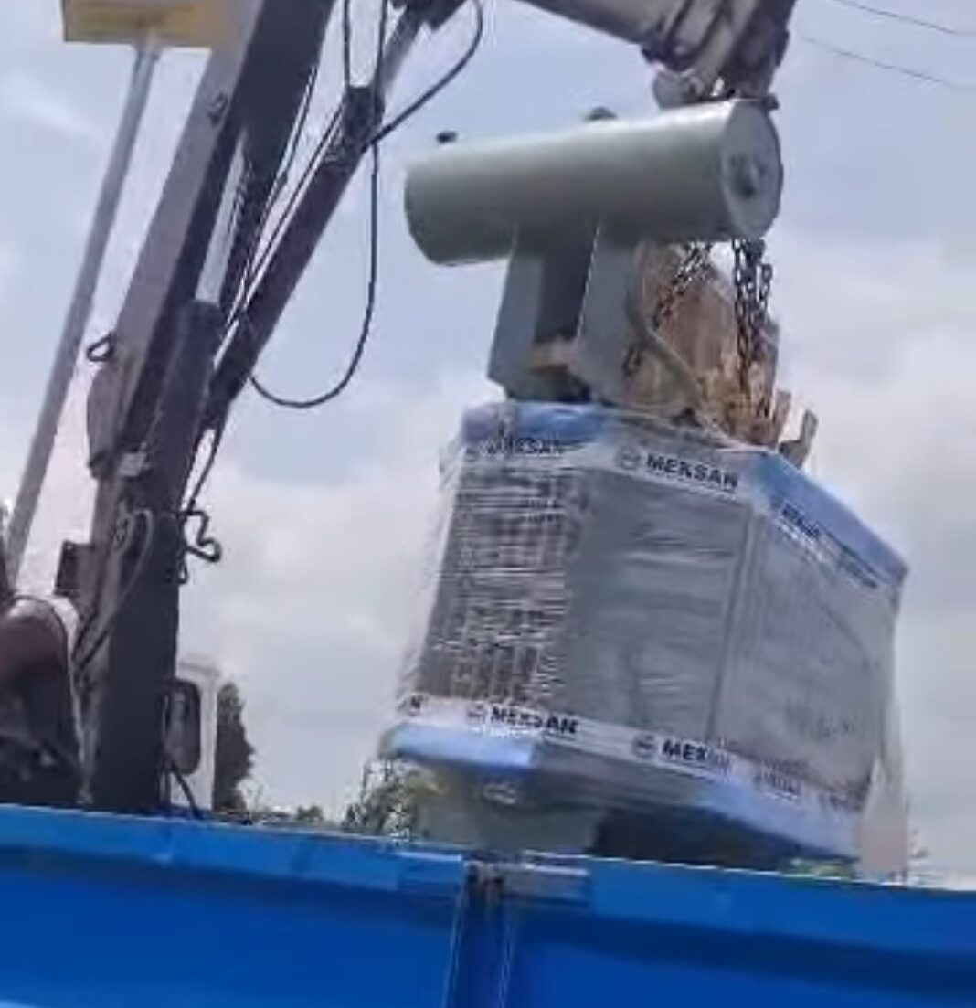 HON. BLESSING AGBEBAKU DELIVERS ON PROMISE, DONATED 500KVA TRANSFORMER TO EME-ORA COMMUNITY DELIVERED HON. BLESSING AGBEBAKU DELIVERS ON PROMISE, DONATED 500KVA TRANSFORMER TO EME-ORA COMMUNITY DELIVERED
