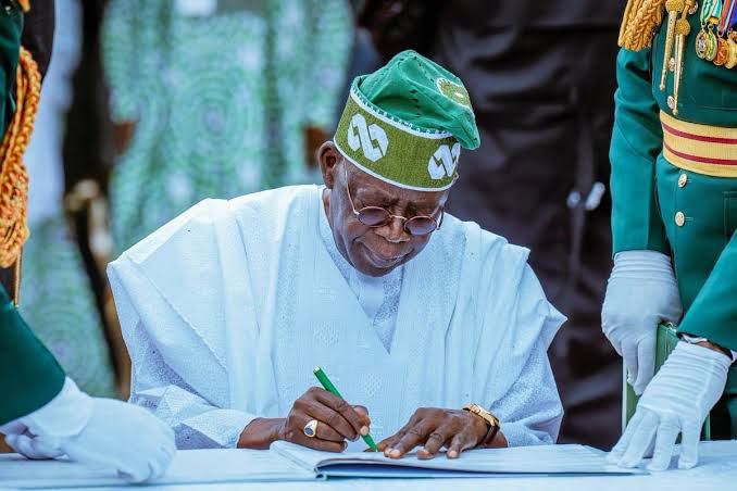 TINUBU DISSOLVES PRESIDENTIAL COMMITTEE ON FEDERAL GOVERNMENT PROPERTIES TINUBU DISSOLVES PRESIDENTIAL COMMITTEE ON FEDERAL GOVERNMENT PROPERTIES