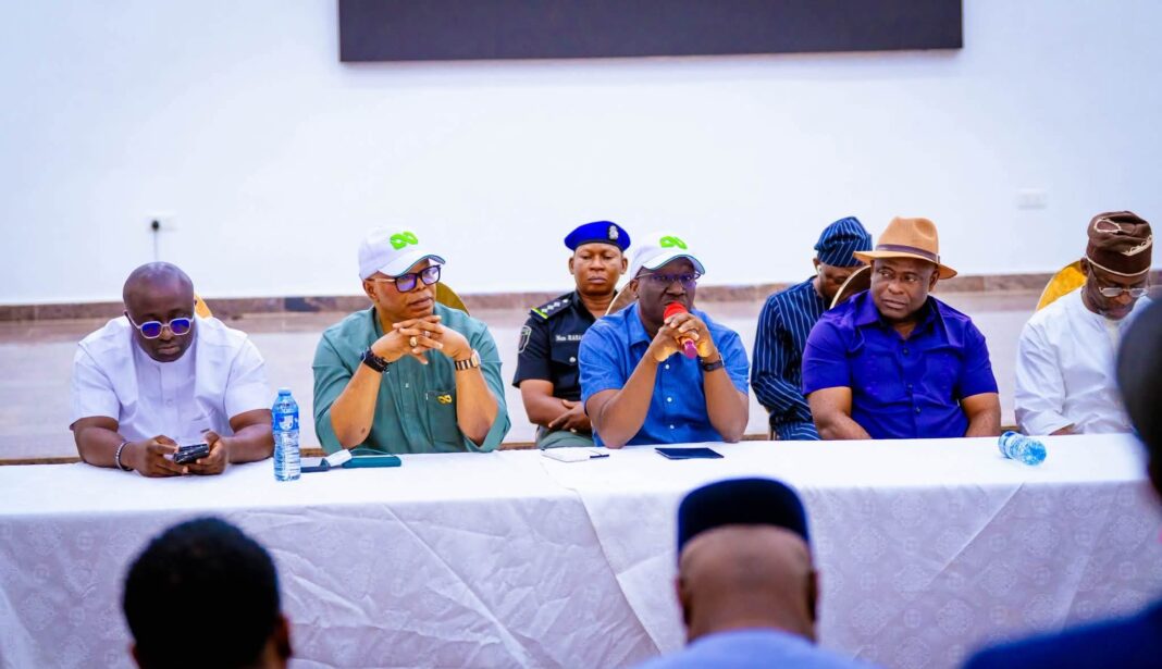 EDO “SHINING” WHERE? BENIN CITY ROADS EXPOSE THE GROWING GAP BETWEEN POLITICAL SLOGANS AND REALITY EDO “SHINING” WHERE? BENIN CITY ROADS EXPOSE THE GROWING GAP BETWEEN POLITICAL SLOGANS AND REALITY