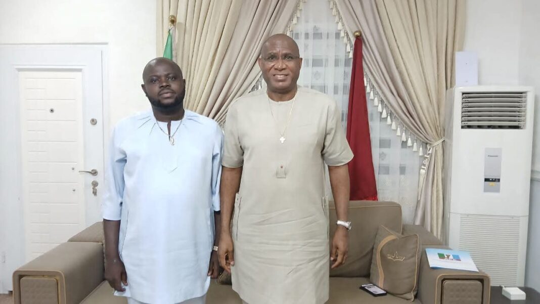 “DON’T SELL YOUR VOTE FOR PEANUTS — VOTE FOR A MAN WITH A RECORD!” — EFEMENA UMUKORO BACKS OMO-AGEGE “DON’T SELL YOUR VOTE FOR PEANUTS — VOTE FOR A MAN WITH A RECORD!” — EFEMENA UMUKORO BACKS OMO-AGEGE