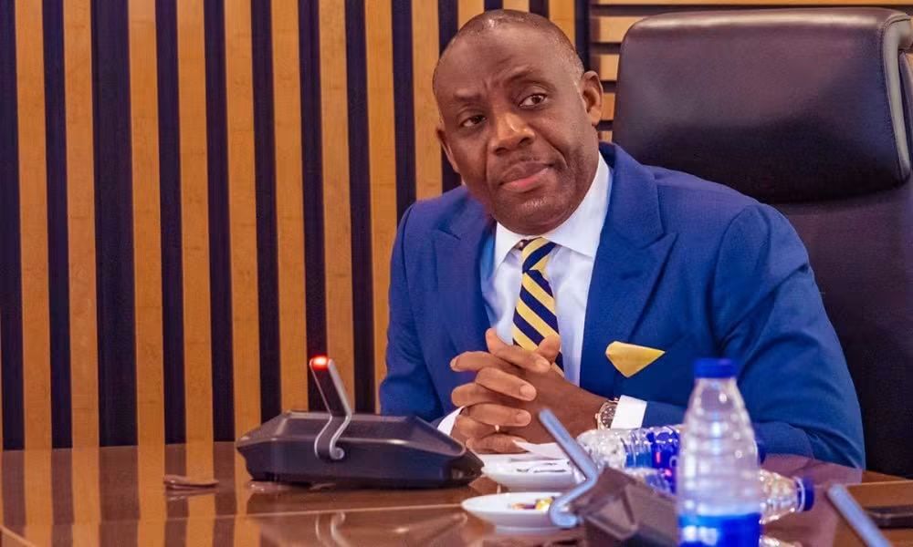 How Education Ministry Workers Block Alausa From Entering Office How Education Ministry Workers Block Alausa From Entering Office