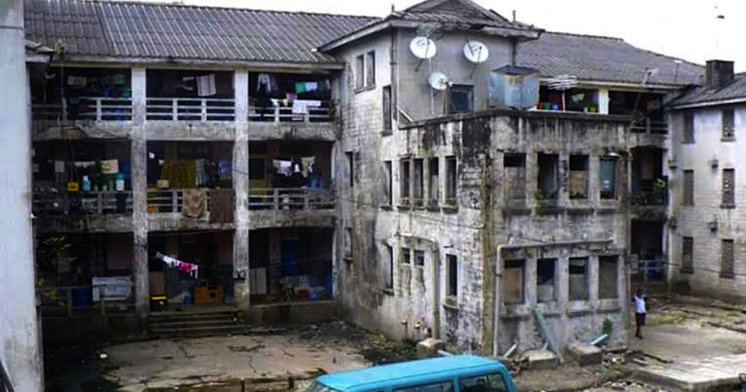 POLICE BARRACKS OF SHAME: OFFICERS, FAMILIES BATTLE LEAKING ROOFS, SHARED TOILETS AND HOUSING CRISIS POLICE BARRACKS OF SHAME: OFFICERS, FAMILIES BATTLE LEAKING ROOFS, SHARED TOILETS AND HOUSING CRISIS