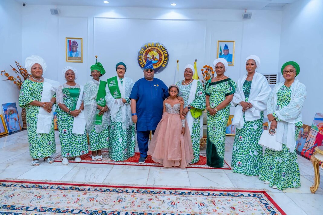 Hunger Relief Reaches Osun? Adeleke Welcomes Vice President’s Wife as First Lady’s Food Initiative Expands Hunger Relief Reaches Osun? Adeleke Welcomes Vice President’s Wife as First Lady’s Food Initiative Expands