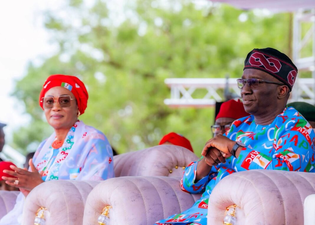 Oluremi Tinubu Inaugurates 50 CNG Buses in Edo, Launches N1 Billion Empowerment Programme for 5,000 Beneficiaries Oluremi Tinubu Inaugurates 50 CNG Buses in Edo, Launches N1 Billion Empowerment Programme for 5,000 Beneficiaries